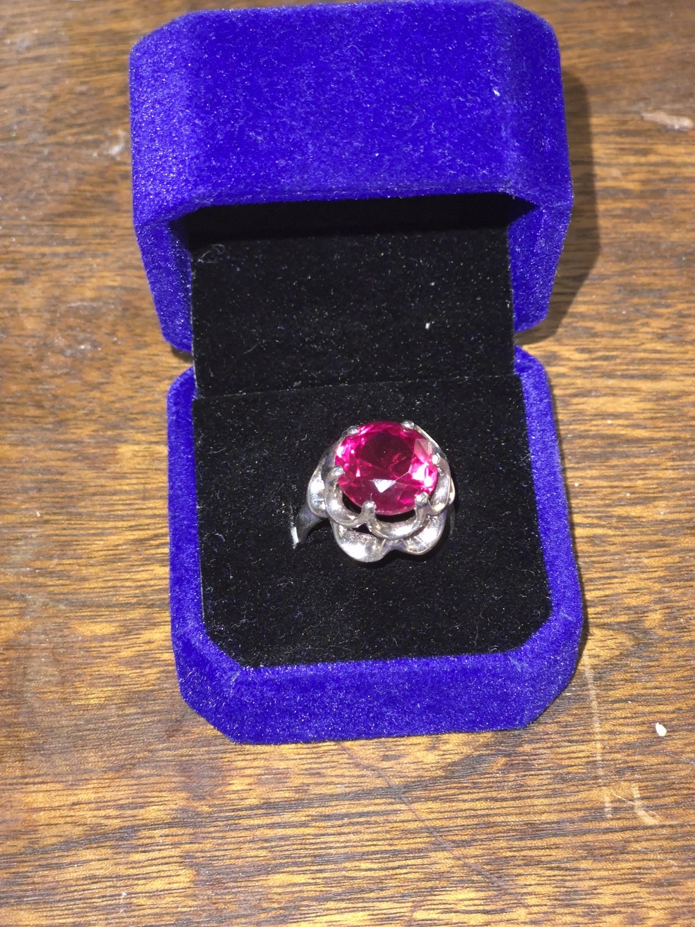 1928 Silver-Tone Ring with Vivid Rudy Red Center Stone